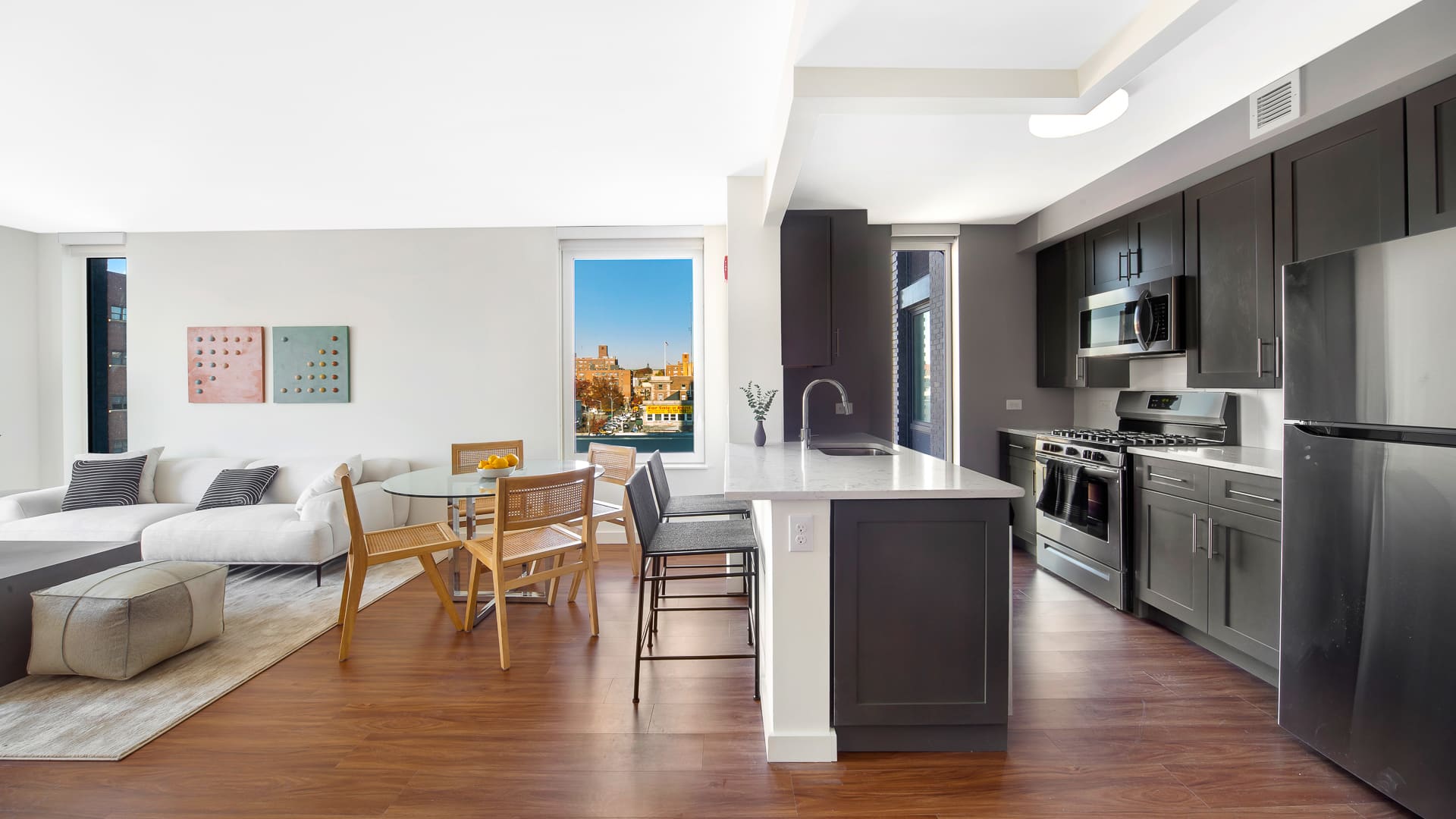 2SindayiganzaPhotographyOmniNYArcherGreen1920x10801of5 NYHC